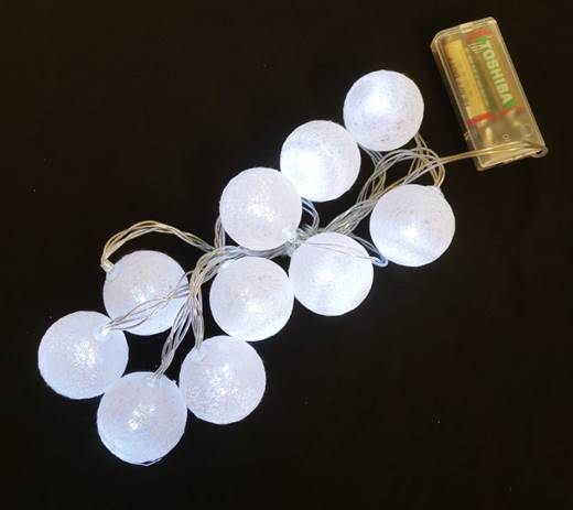 Коледна украса 2м с 10 бели светещи топки Ф4см на батерии