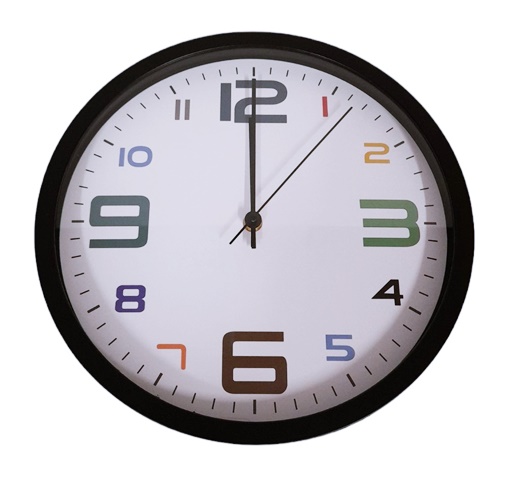 Часовник стенен Ф30 см големи цветни цифри черна рамка