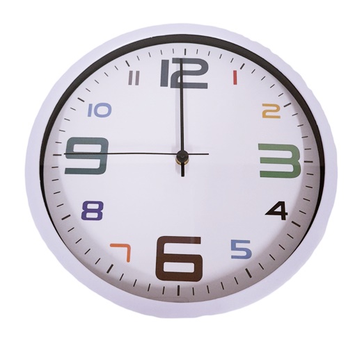 Часовник стенен Ф30 см големи цветни цифри бяла рамка